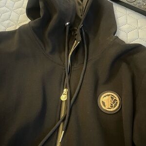 Preowned Versace Black Hoodie with Gold Tracksuit XXL fits like a large 🇮🇹🇮🇹🇮🇹